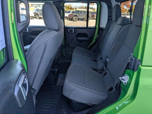 Used 2025 Jeep Gladiator Sport image 18