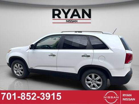 Used 2011 Kia Sorento LX AWD/4WD image 4