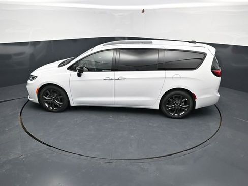 New 2026 Chrysler Pacifica Select image 47