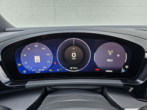 New 2025 Porsche Macan 4S Electric image 18