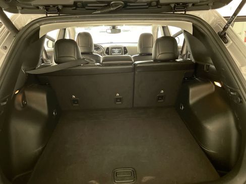 Used 2019 Jeep Cherokee Latitude Plus AWD/4WD image 22