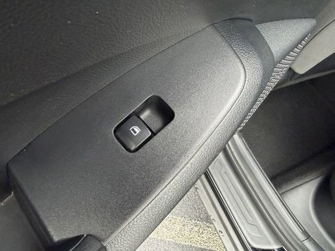 Certified 2023 Kia Seltos LX image 23