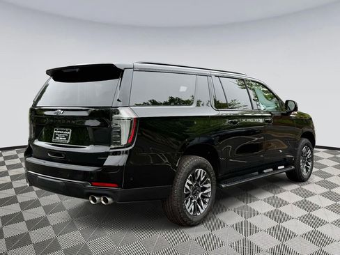 Used 2026 Chevrolet Suburban Z71 w/ Comfort Package AWD/4WD image 2