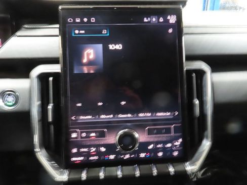 Used 2025 GMC Acadia Elevation image 19