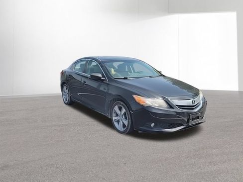 Used 2013 Acura ILX w/ Premium Package FWD image 2