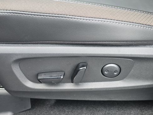 New 2025 Nissan Pathfinder SL image 13