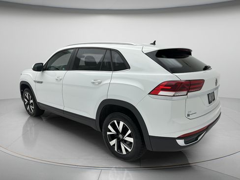 Used 2023 Volkswagen Atlas Cross Sport SE AWD/4WD image 4