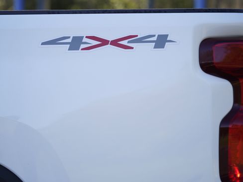 Used 2025 Chevrolet Silverado 2500 LT w/ Convenience Package image 45