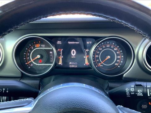 Used 2022 Jeep Wrangler Unlimited Sahara w/ Cold Weather Group AWD/4WD image 19