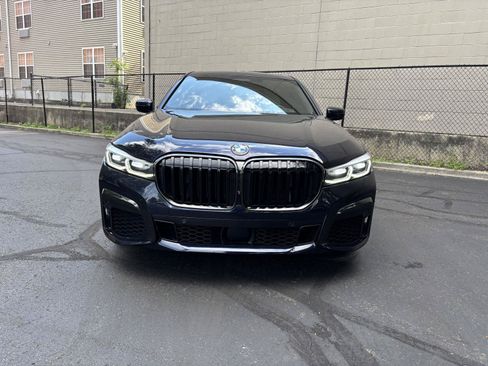 Used 2022 BMW 750i xDrive w/ Executive Package AWD/4WD image 5