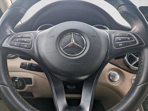 Used 2018 Mercedes-Benz GLA 250 image 15
