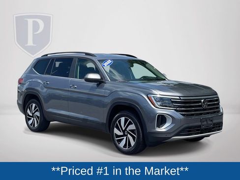 Used 2025 Volkswagen Atlas SE FWD image 2