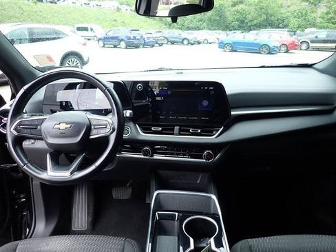 Used 2025 Chevrolet Equinox LT AWD/4WD image 19
