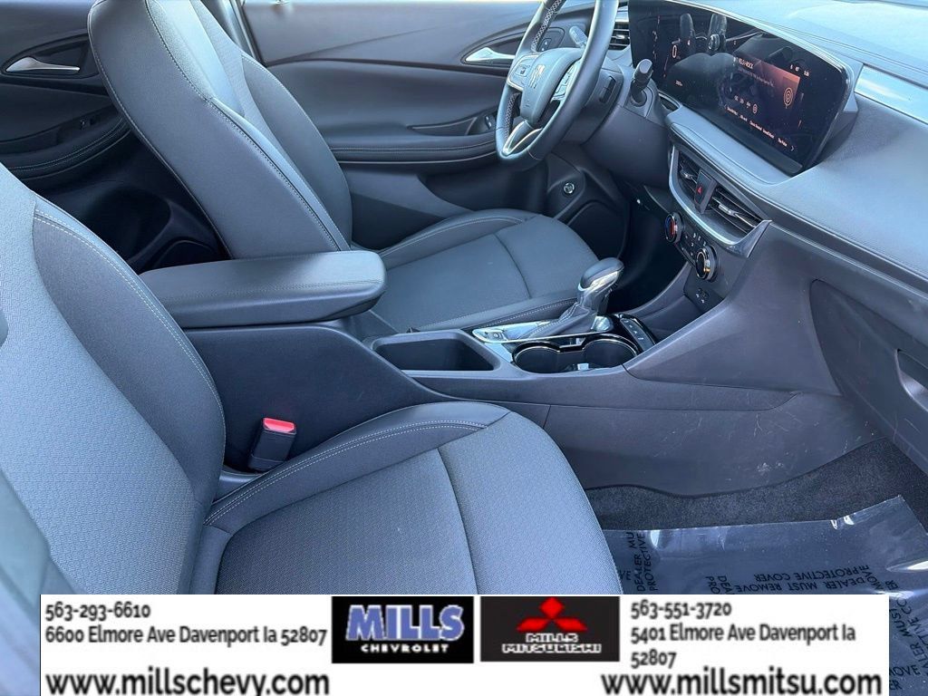 Used 2024 Buick Encore GX Preferred AWD/4WD image 26