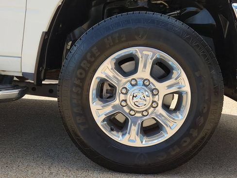 Used 2024 RAM 2500 Big Horn AWD/4WD image 2