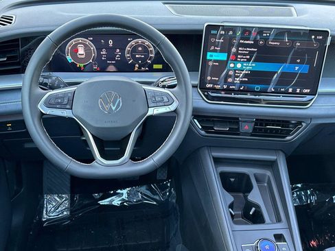 New 2026 Volkswagen Tiguan SE image 13