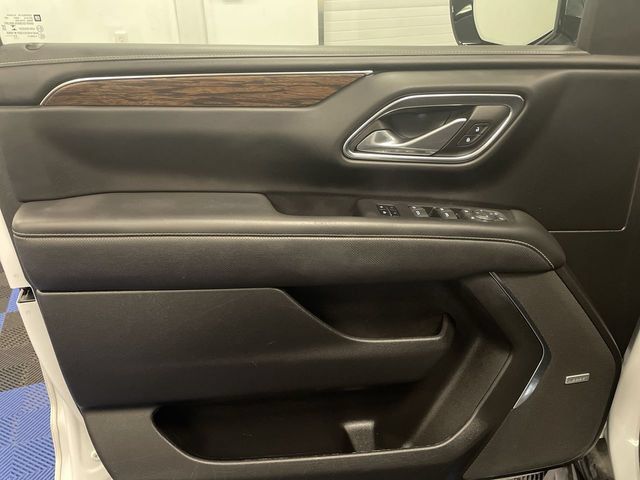 Used 2023 Chevrolet Tahoe Premier AWD/4WD image 13