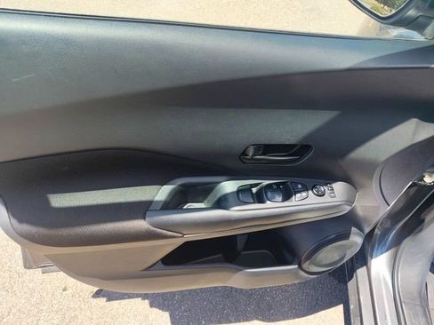 Used 2022 Nissan Kicks S FWD image 12