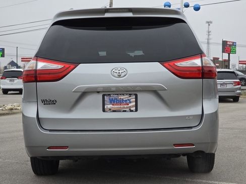 Used 2015 Toyota Sienna LE image 13
