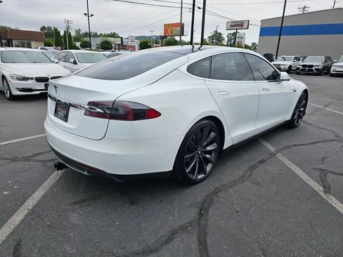 Used 2015 Tesla Model S 70D image 5