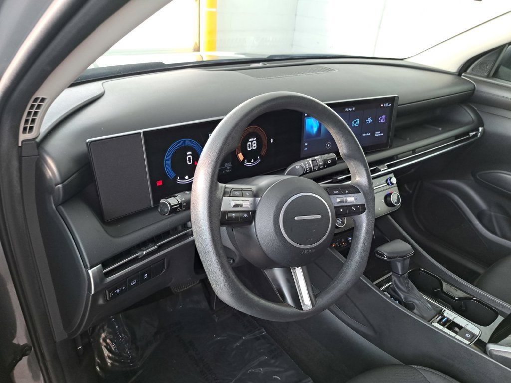 Used 2025 Hyundai Tucson SEL FWD image 8