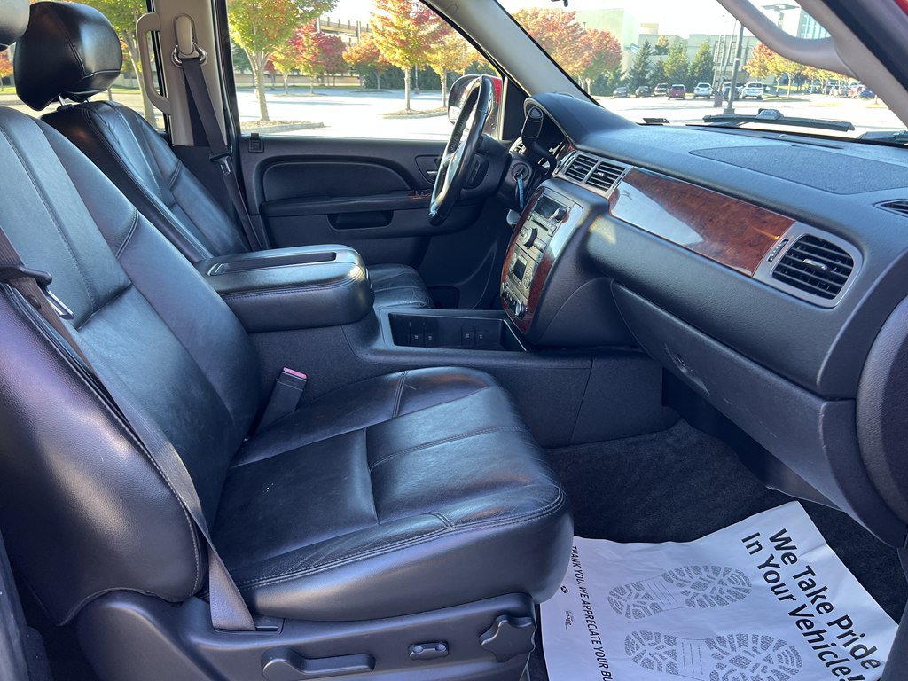 Used 2011 Chevrolet Avalanche LT AWD/4WD image 11