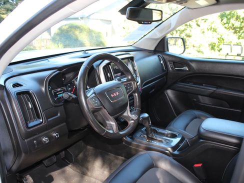 Used 2017 GMC Canyon SLE w/ All Terrain Package image 2