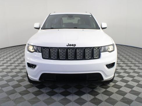 Used 2021 Jeep Grand Cherokee Laredo X image 26
