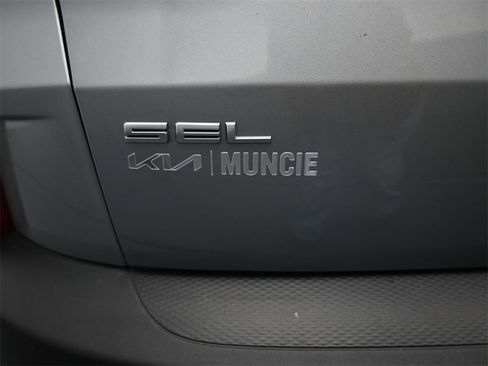 Used 2022 Ford Escape SEL image 10