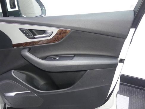 Used 2018 Audi Q7 2.0T Premium Plus image 27