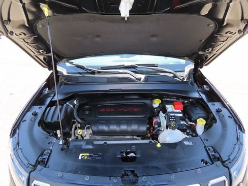 Used 2022 Jeep Compass Latitude image 11