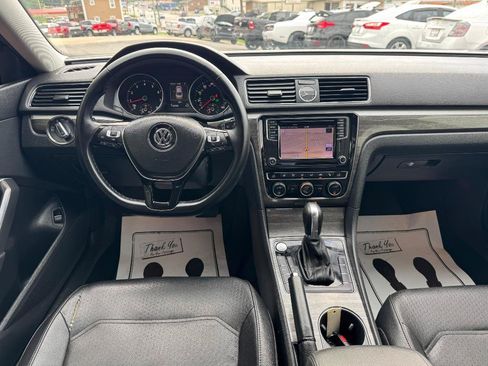 Used 2017 Volkswagen Passat 1.8T SE FWD image 20