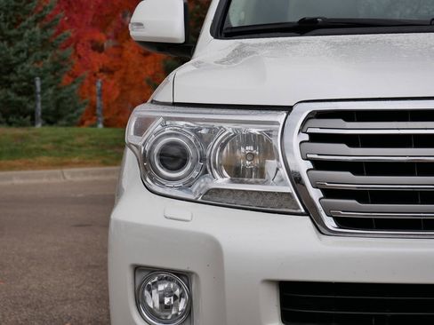 Used 2015 Toyota Land Cruiser image 75