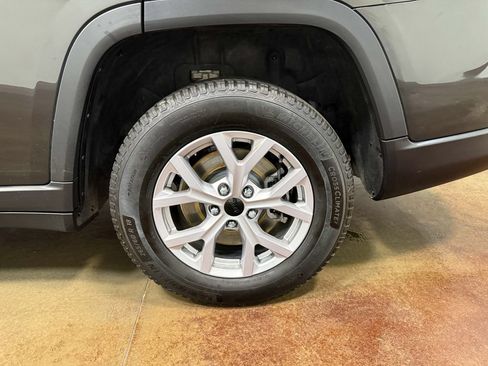 Used 2022 Jeep Grand Cherokee L Limited AWD/4WD image 93