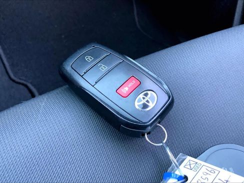 Used 2024 Toyota Tacoma TRD Off-Road image 13