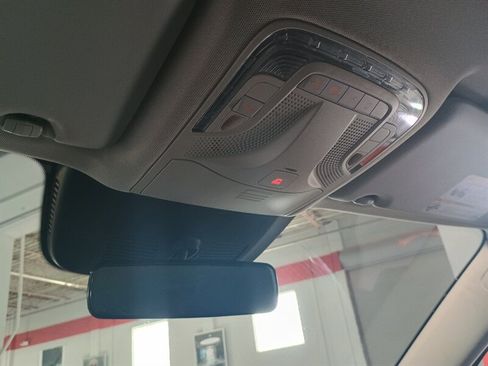 Used 2020 Mercedes-Benz Metris Passenger image 25