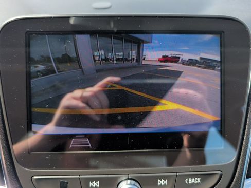Used 2019 Chevrolet Malibu LT FWD image 14