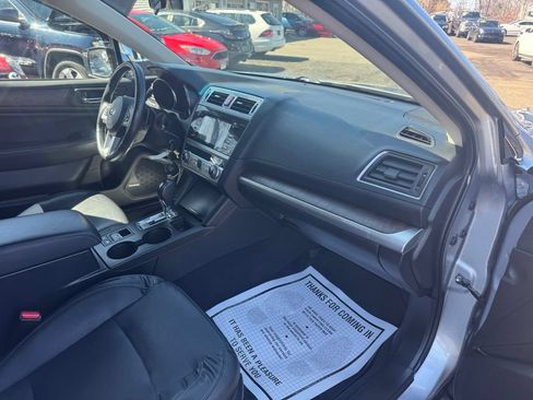 Used 2016 Subaru Outback 2.5i Limited AWD/4WD image 18