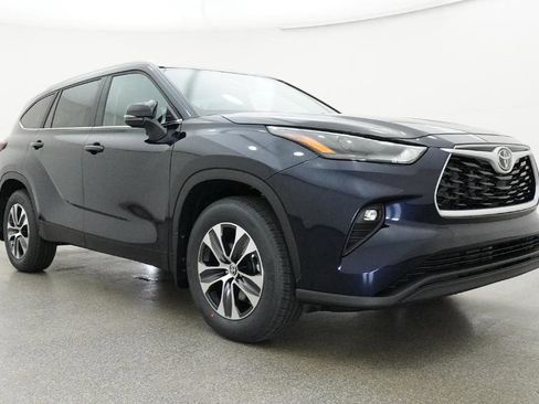New 2026 Toyota Highlander XLE image 32