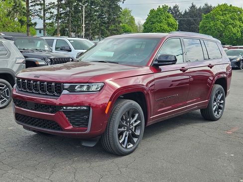 New 2026 Jeep Grand Cherokee L Limited AWD/4WD image 3