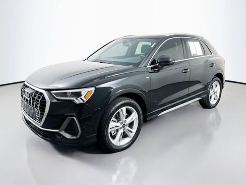 Used 2022 Audi Q3 2.0T Premium Plus w/ Premium Plus Package AWD/4WD image 3