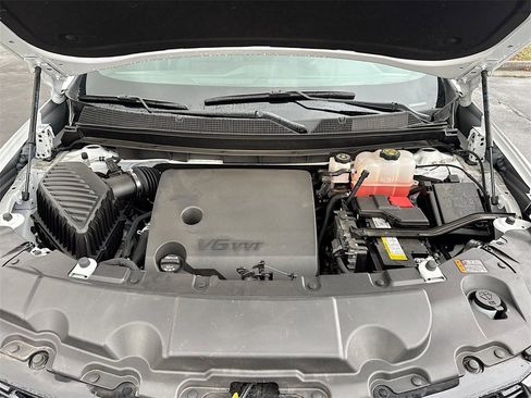 Used 2023 Chevrolet Traverse RS image 32