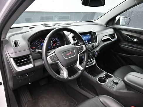 Used 2024 GMC Terrain SLT AWD/4WD image 17