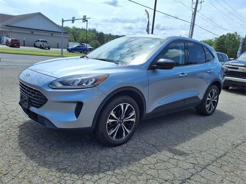 Certified 2022 Ford Escape SE w/ SE Sport Appearance Package image 7