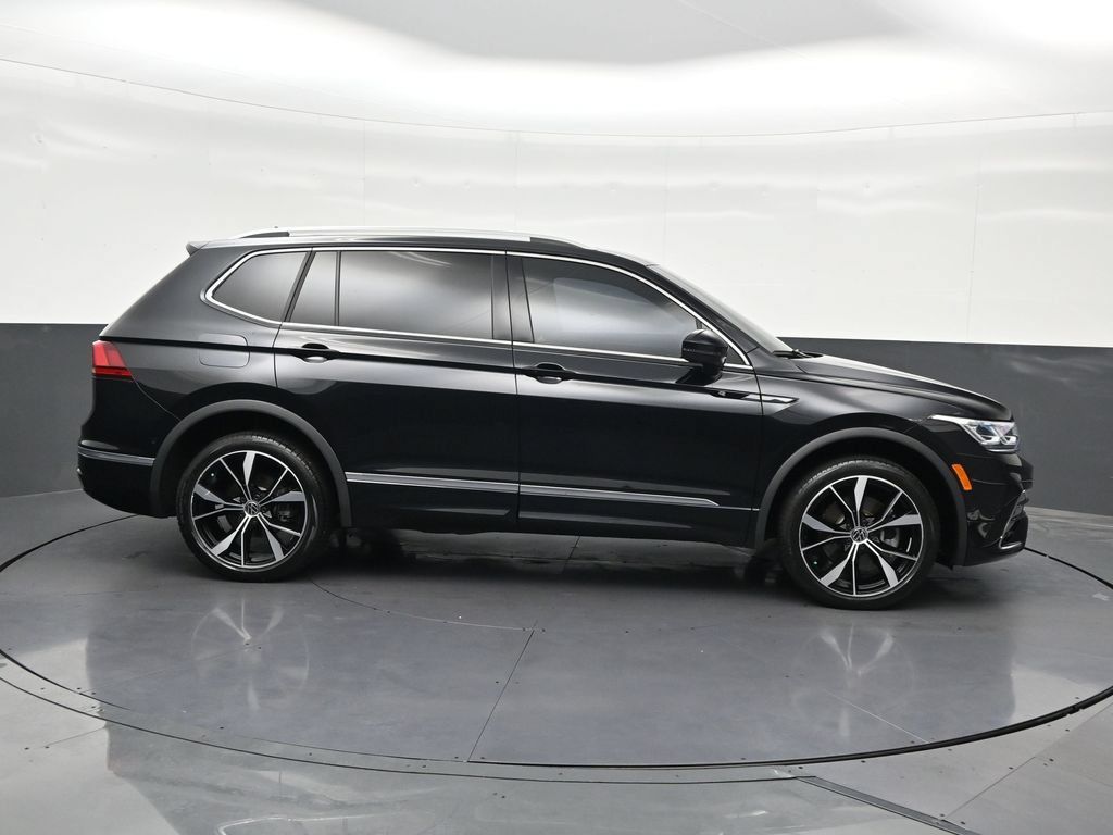 Used 2024 Volkswagen Tiguan SEL R-Line AWD/4WD image 7