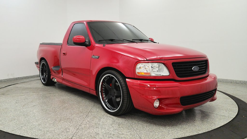 Used 2004 Ford F150 Lightning RWD image 7