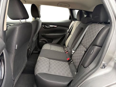 Used 2022 Nissan Rogue Sport SV FWD image 19