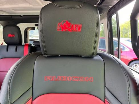 Used 2023 Jeep Wrangler Unlimited Rubicon 4xe AWD/4WD image 19