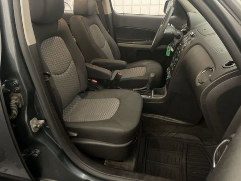 Used 2011 Chevrolet HHR LS image 17