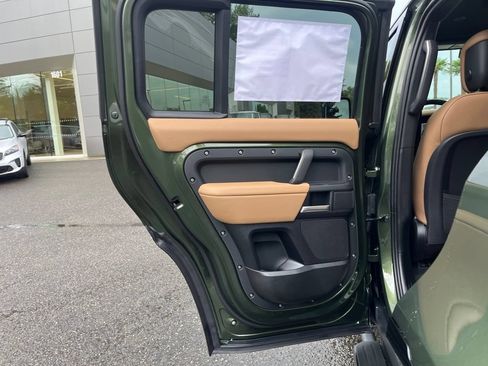 New 2026 Land Rover Defender 110 X-Dynamic SE AWD/4WD image 14